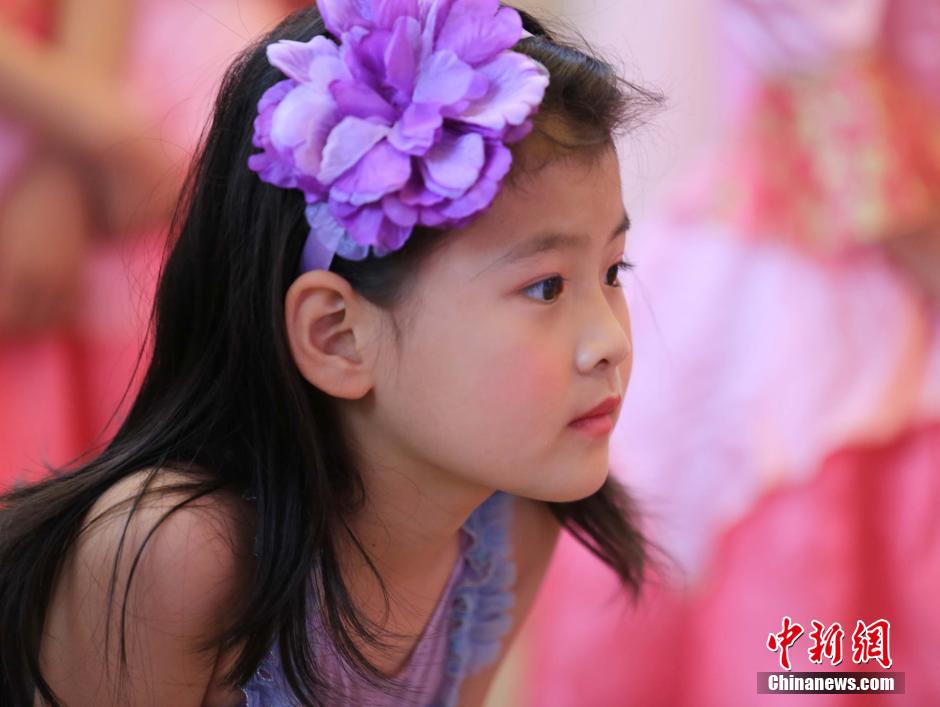Ni?as chinas coronadas “las peque?a princesas de Disney”