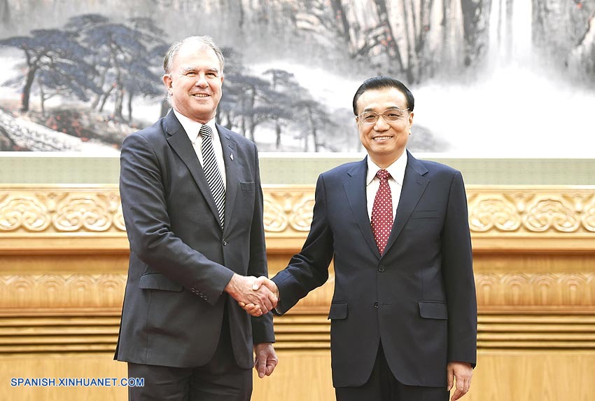 Primer ministro de China se reúne con nuevos embajadores extranjeros