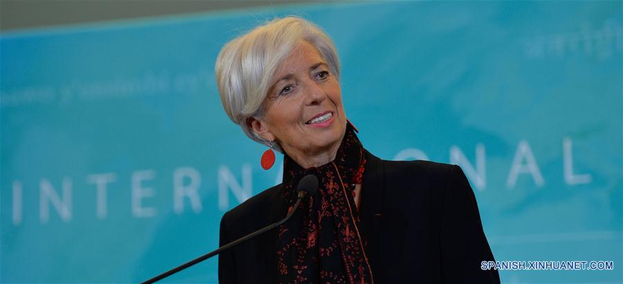 FMI decide incluir renminbi chino en canasta de DEG