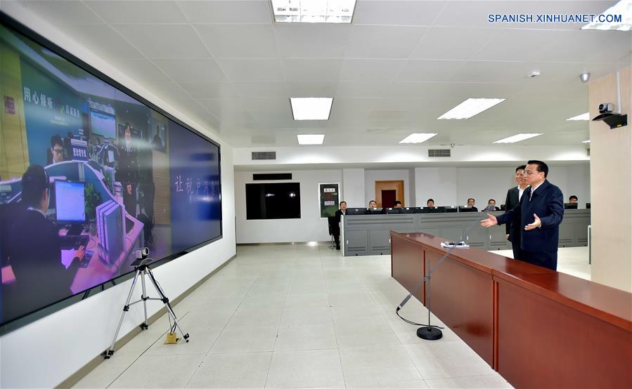 El primer ministro de China, Li Keqiang, hizo un llamado a las autoridades financieras y fiscales del país para que hagan sólidos esfuerzos con el fin de cumplir la reforma del impuesto al valor agregado (IVA), como parte de las acciones para fortalecer a la economía real.(Xinhua/Li Tao)