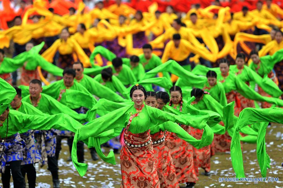 Festival de Turismo de Shambhala, en Gansu