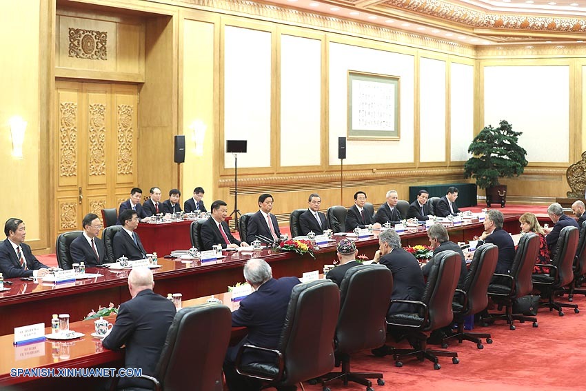 El presidente de China, Xi Jinping, sostuvo hoy conversaciones con su homólogo argentino, Mauricio Macri, y ambas partes acordaron ampliar la cooperación de beneficio mutuo en todas las áreas y promover más las relaciones bilaterales.(Xinhua/Ma Zhancheng)