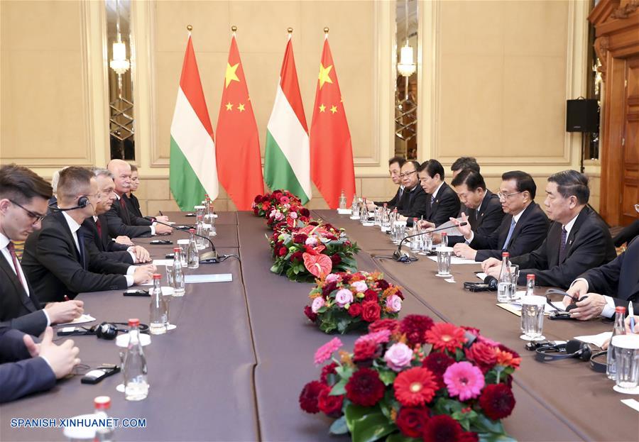 Premier chino pide intercambios más estrechos entre pueblos con Bulgaria