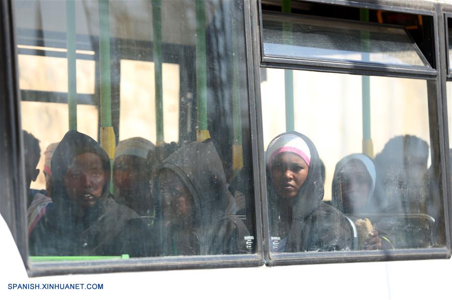 Barco de rescate Aquarius con 141 migrantes a bordo atraca en Malta