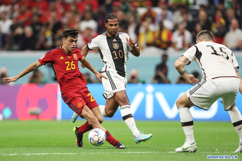 Espa?a y Alemania empatan en partido tenso de Copa Mundial