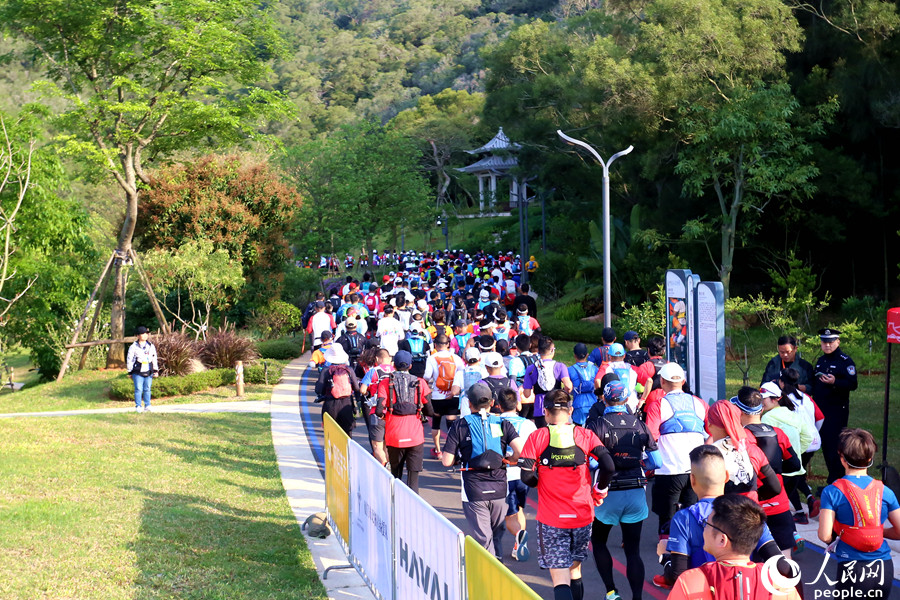 Xiamen acoge carreras a campo traviesa y de senderismo fitness