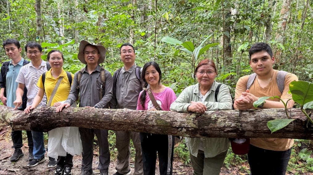 Promoveremos la aplicación de nuevas tecnologías para la conservación de la biodiversidad en Latinoamérica, afirma Ge Xuejun, investigador del Jardín Botánico Nacional del Sur de China