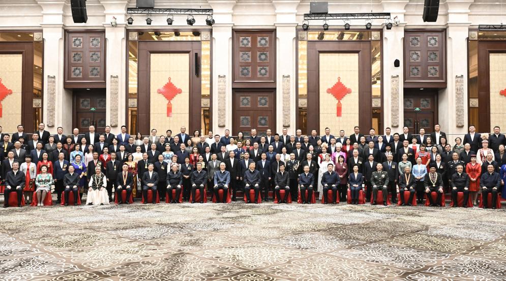 Xi pide esfuerzos concertados para construir mejor una Xinjiang hermosa