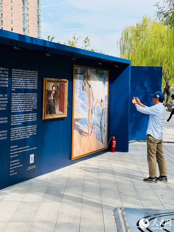 Galería de obras de Joaquín Sorolla en la ribera internacional del río Liangma, a 25 de septiembre de 2025. (Foto de álvaro Lago, Diario del Pueblo digital)