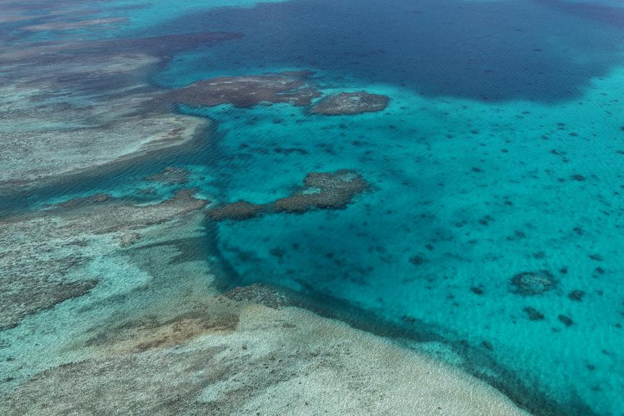 Vista aérea tomada con un dron el 2 de octubre de 2025 de un paisaje de la reserva natural nacional de Huangyan Dao de China, en el Mar Meridional de China. (Xinhua)