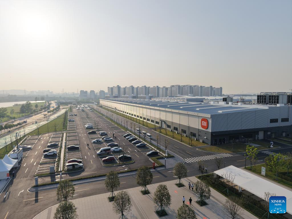 Vista aérea tomada con un dron de la primera fábrica de electrodomésticos inteligentes de Xiaomi, en Wuhan, provincia de Hubei, en el centro de China, el 28 de octubre de 2025. La empresa tecnológica china Xiaomi inauguró el martes su primera fábrica de electrodomésticos inteligentes en Wuhan, en la provincia de Hubei, en el centro de China, lo que supone una importante expansión de la presencia industrial del gigante tecnológico más allá de los teléfonos inteligentes y los vehículos. (Xinhua/Pan Zhiwei)