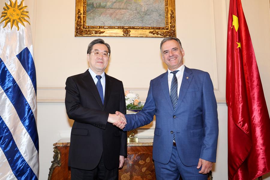 China dispuesta a reforzar asociación estratégica integral con Uruguay, según vicepremier chino