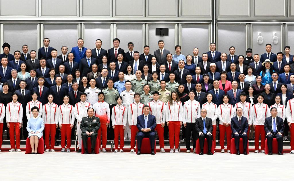 Xi se reúne con figuras nacionales del deporte